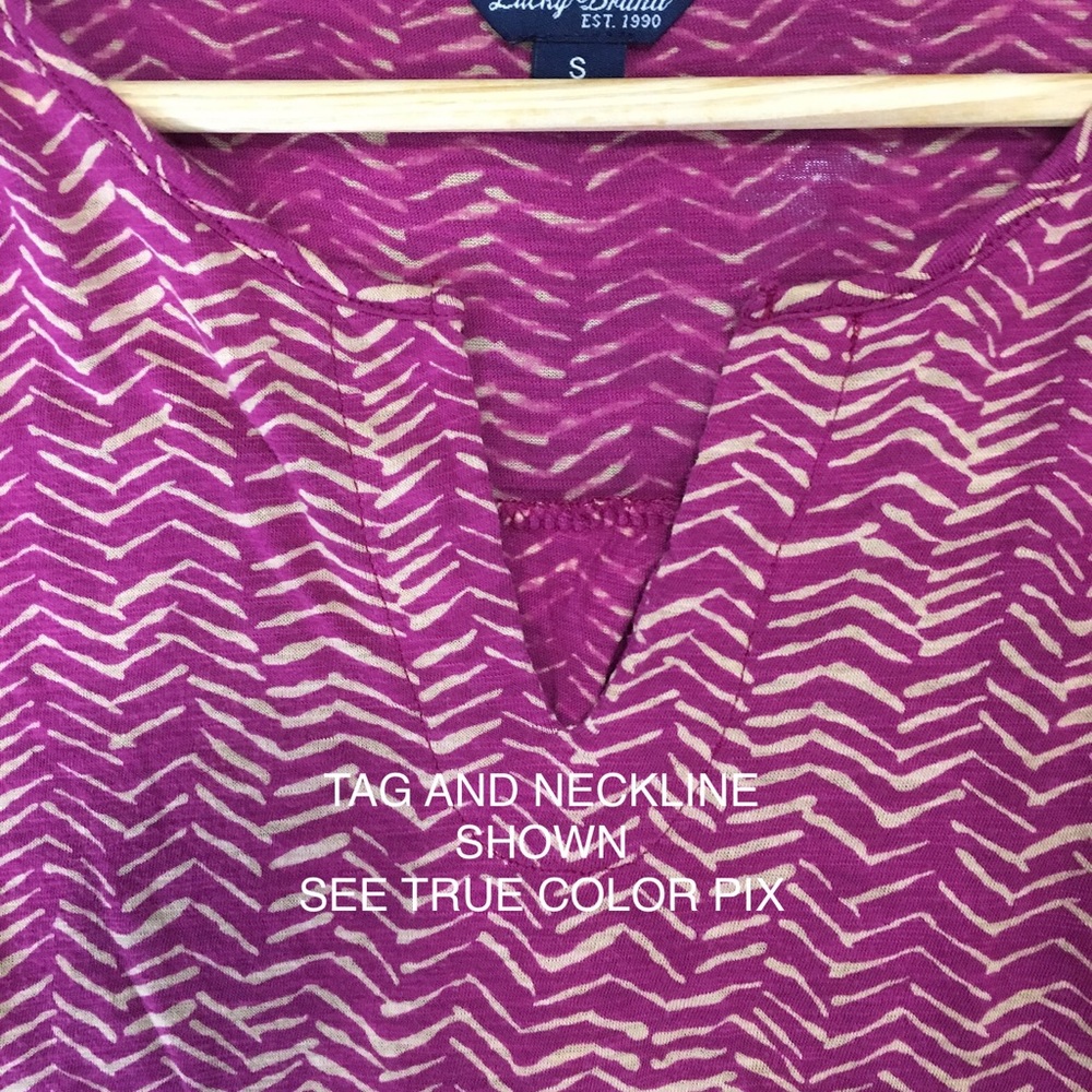 Woman’s Lucky maroon chevron pattern Small